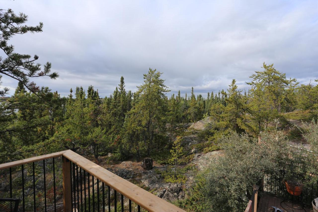 Bed and Breakfast 好丘。Hacho House Yellowknife Exterior foto