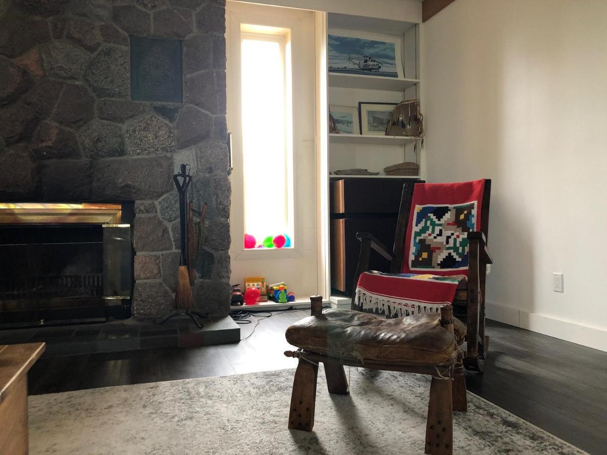 Bed and Breakfast 好丘。Hacho House Yellowknife Exterior foto